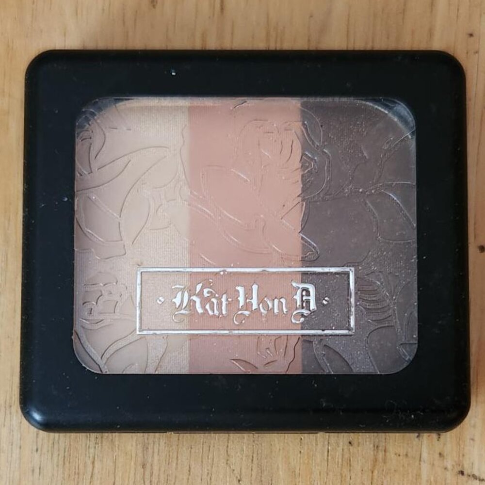 KAT VON D TRUE ROMANCE EYESHADOW TRIO in DREAMER 0.25oz/7g